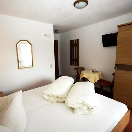 בית הארחה Garni Rudigier 3*